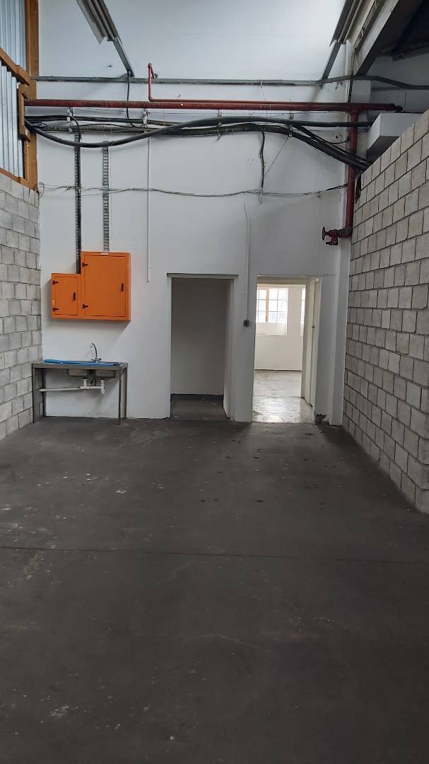 To Let commercial Property for Rent in North End Eastern Cape